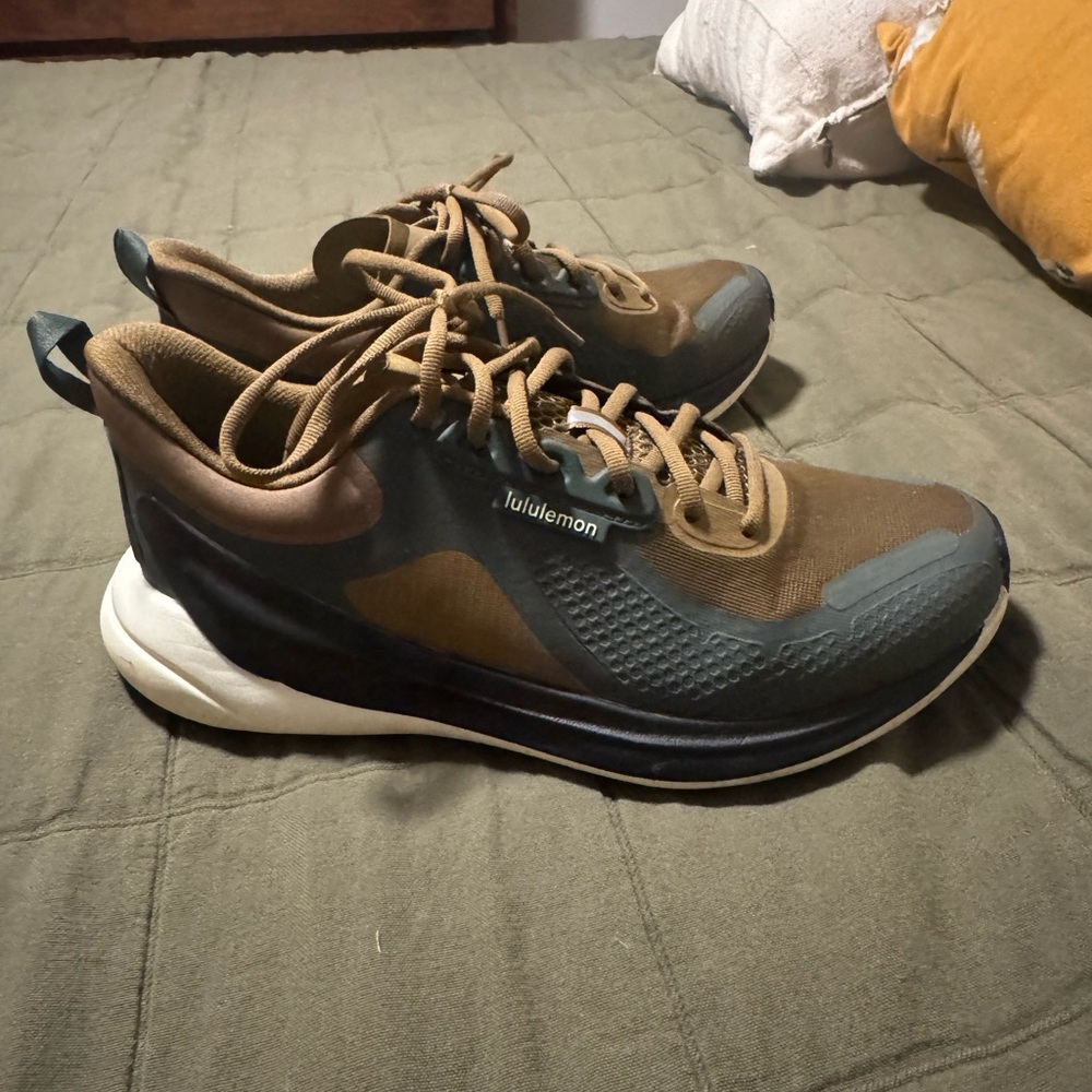 lululemon athletica women’s Brown and green trail running Shoes